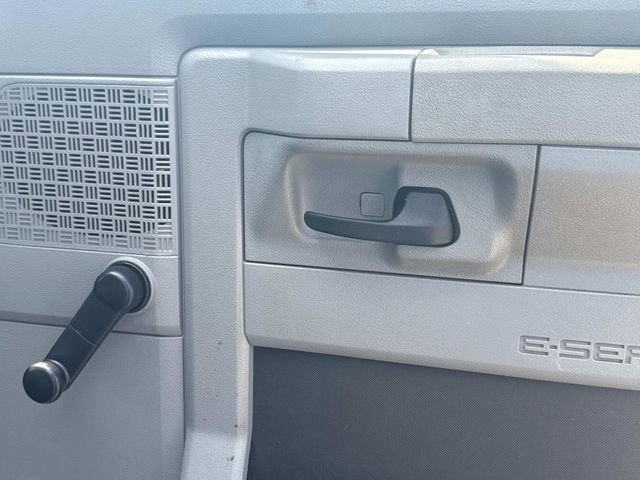 Used 2017 Ford E-350 and Econoline 350 Super Duty image 17