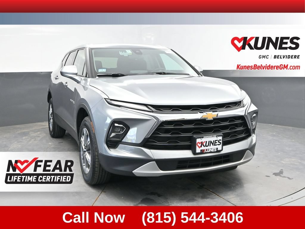 Used 2025 Chevrolet Blazer LT FWD image 1