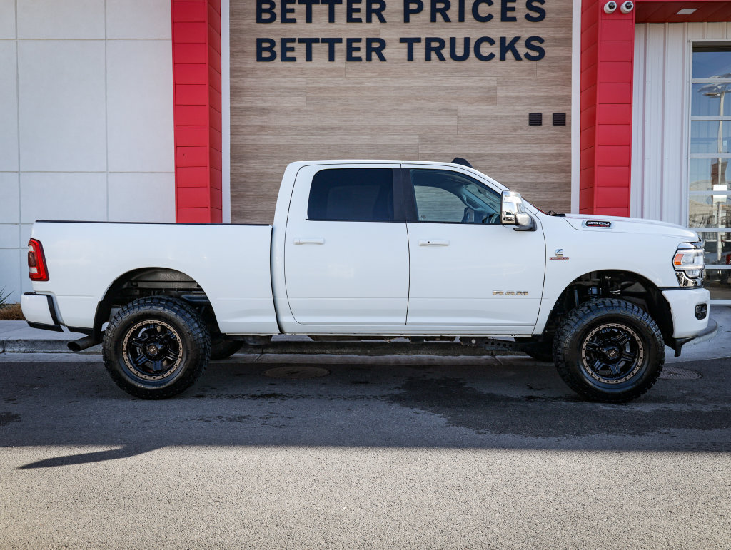 Used 2024 RAM 2500 Laramie AWD/4WD image 2