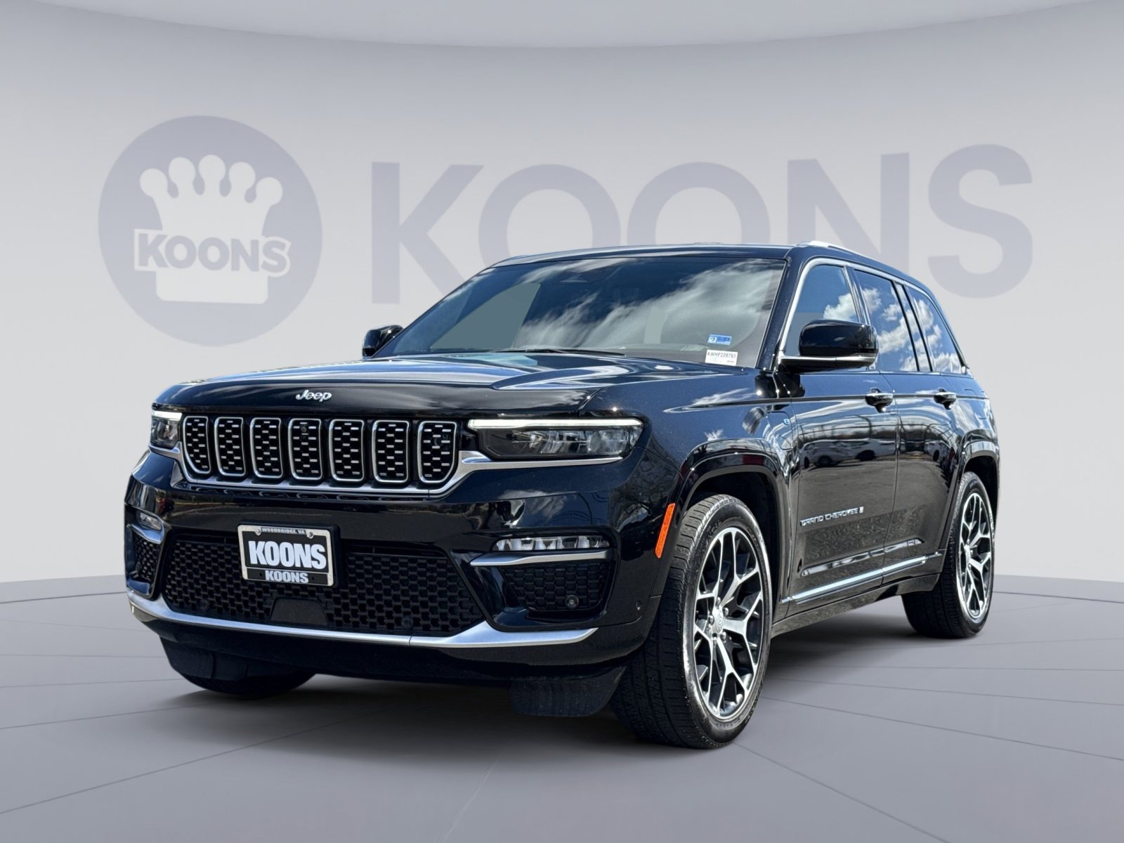 Used 2022 Jeep Grand Cherokee Summit image 1