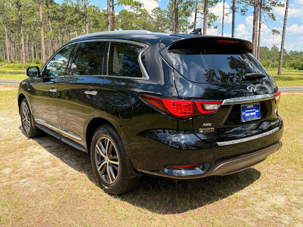 Used 2019 INFINITI QX60 Luxe w/ Essential Package AWD/4WD image 3
