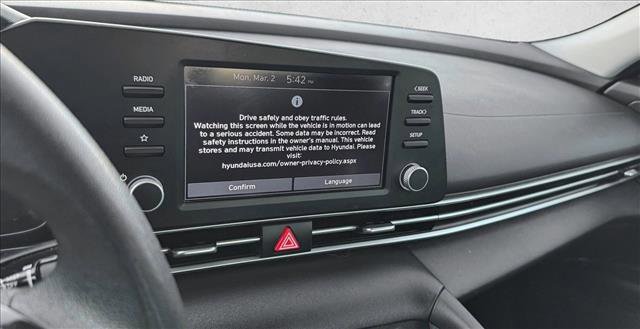 Used 2022 Hyundai Elantra SEL FWD image 14