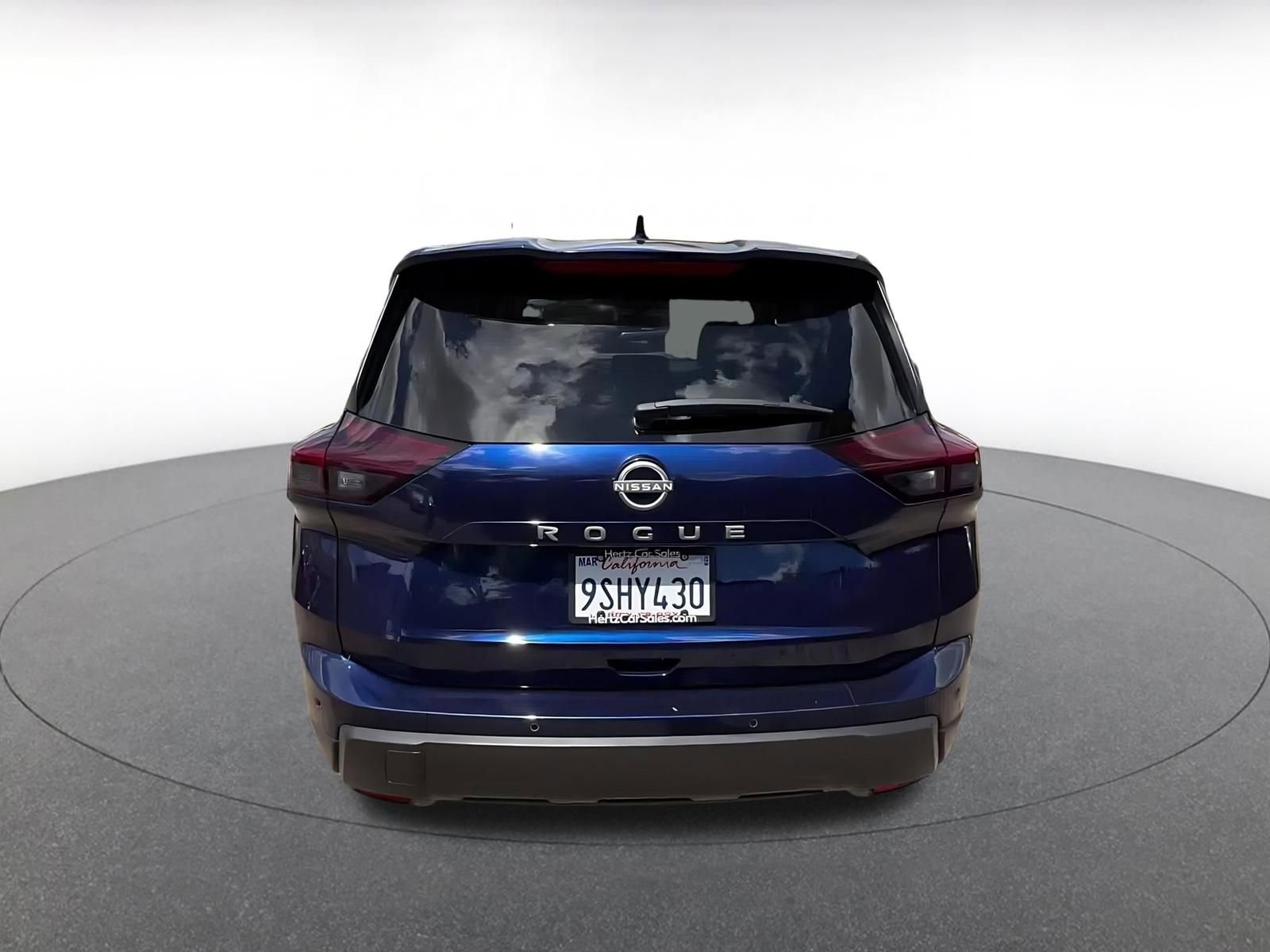 Used 2025 Nissan Rogue SV FWD image 12