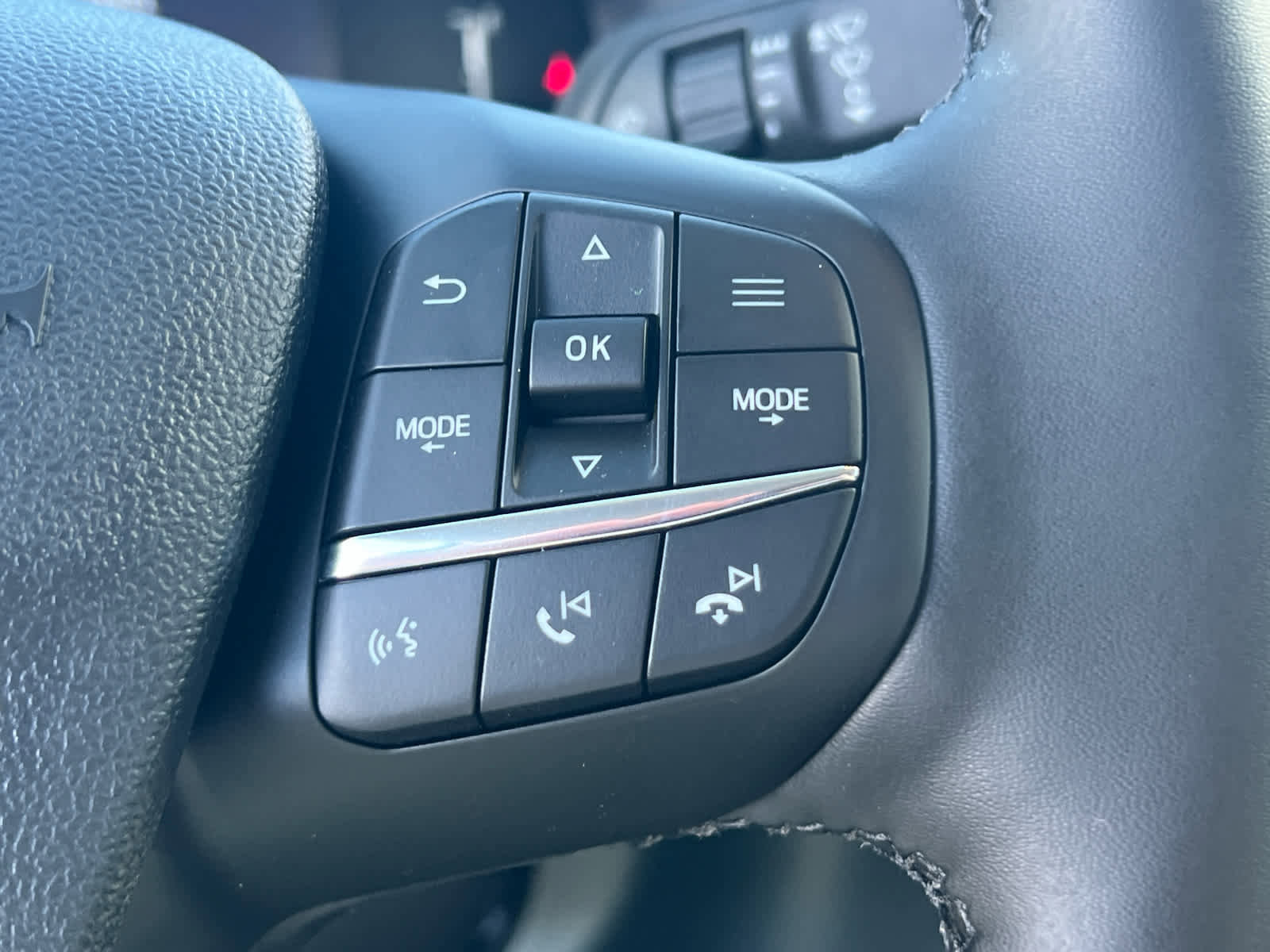 New 2025 Ford Maverick XLT w/ XLT Luxury Package image 32