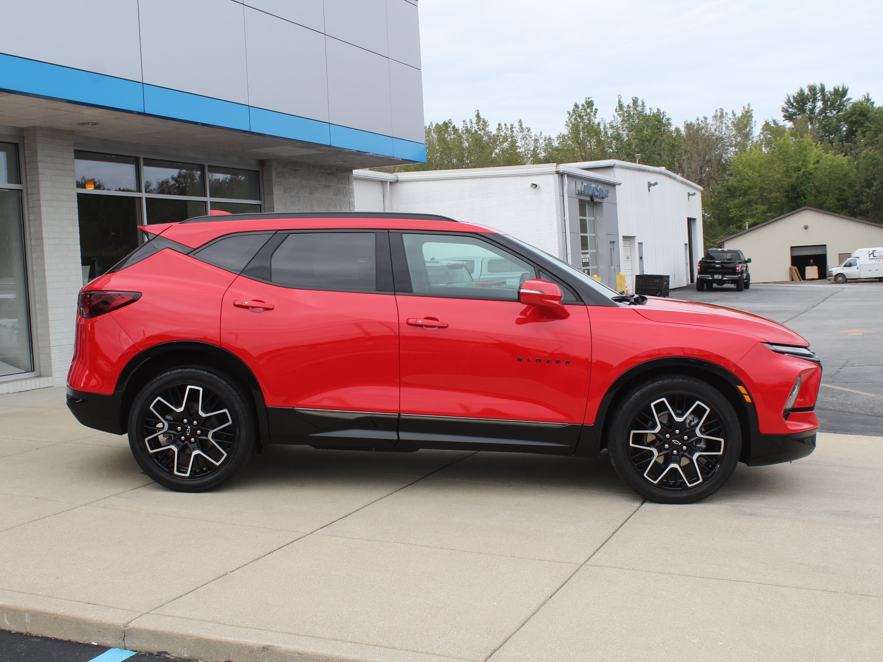 Used 2023 Chevrolet Blazer RS w/ Driver Confidence II Package AWD/4WD image 5