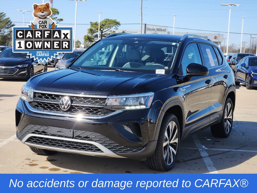 Used 2024 Volkswagen Taos SE image 3