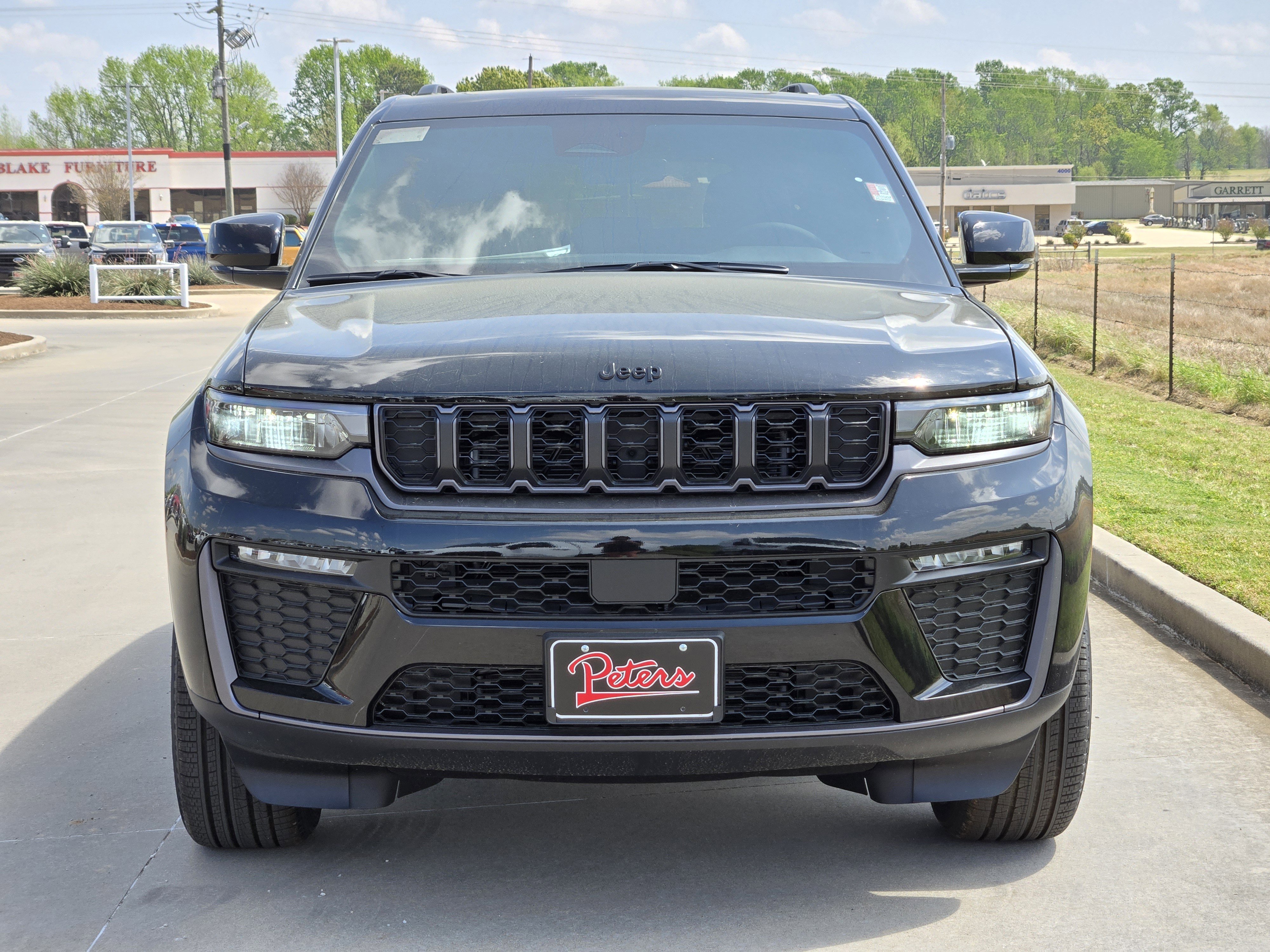 New 2026 Jeep Grand Cherokee Limited w/ Limited Altitude Package AWD/4WD image 2
