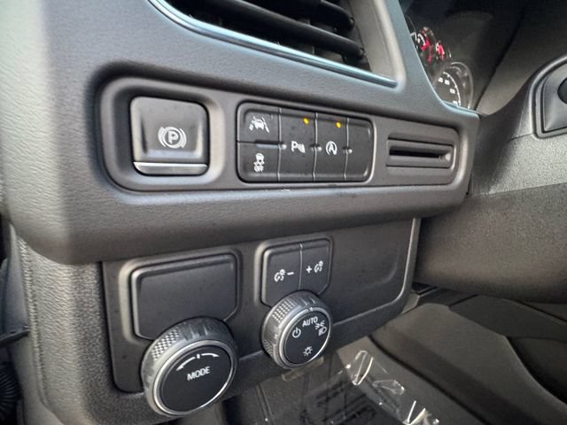 Used 2023 Chevrolet Suburban LS RWD image 6