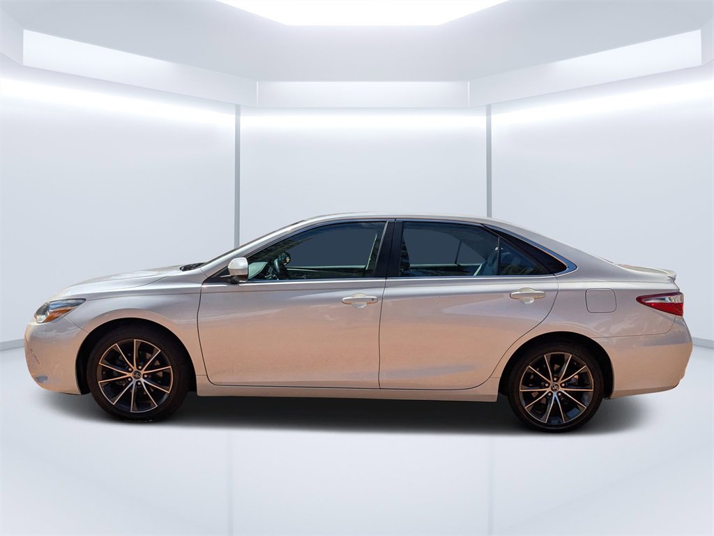 Used 2015 Toyota Camry image 6