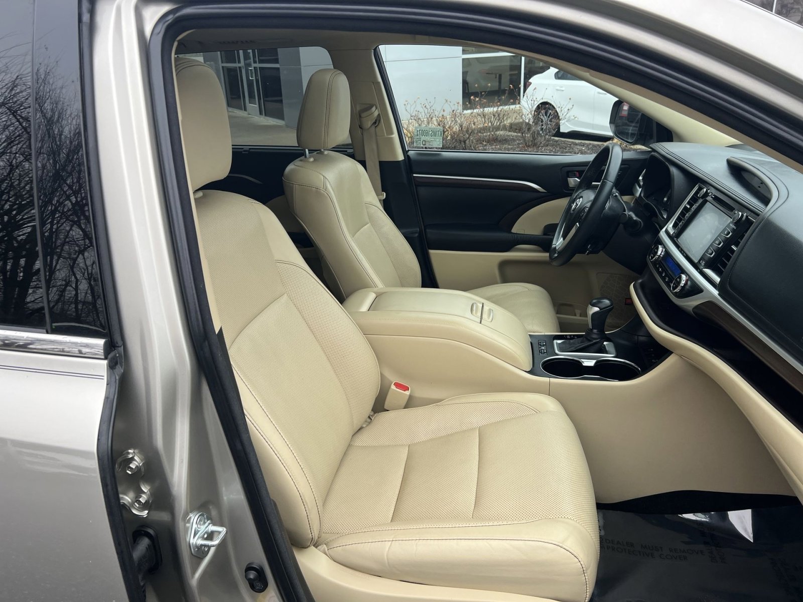 Used 2016 Toyota Highlander Limited image 28