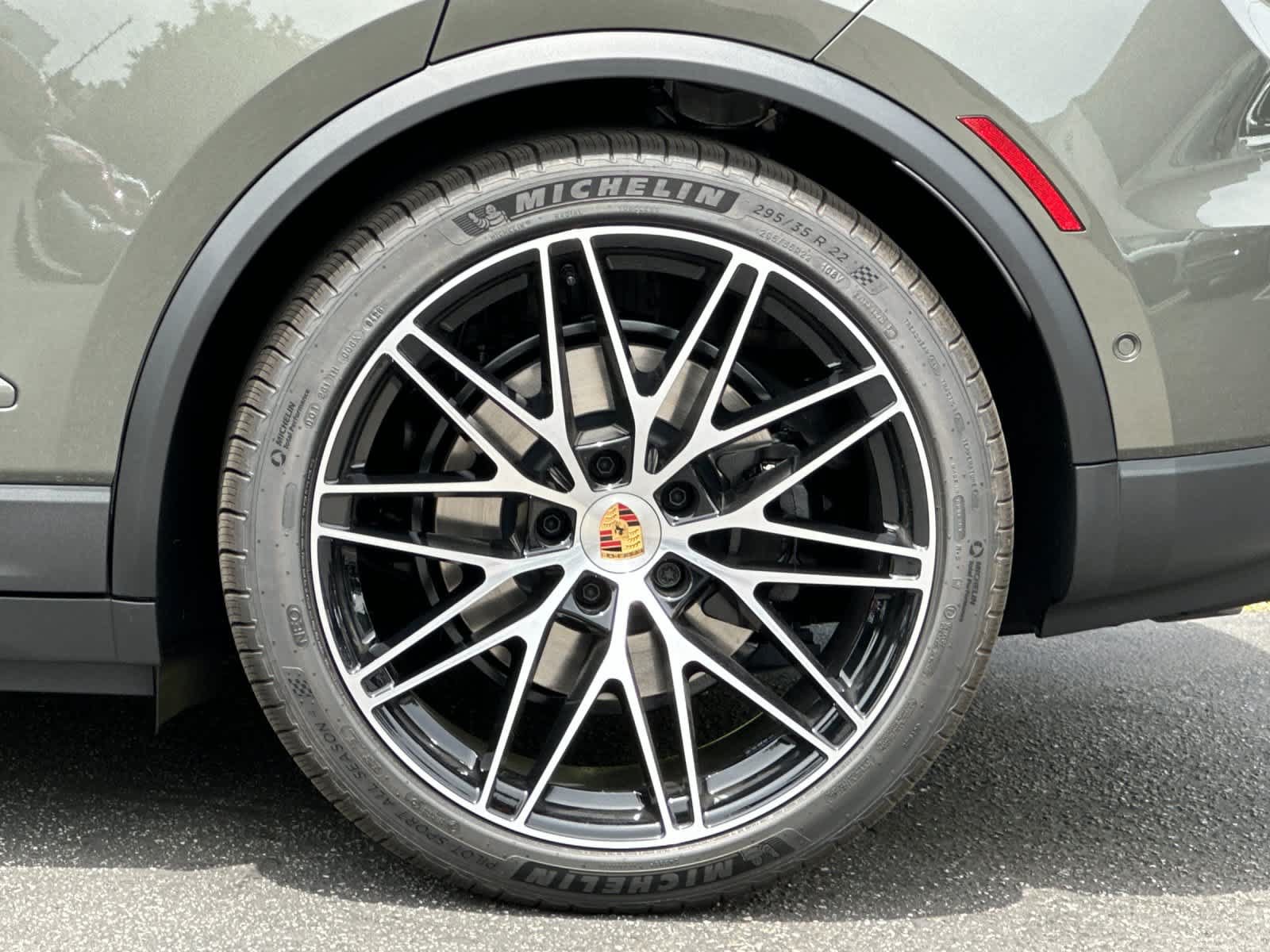 New 2026 Porsche Macan Electric RWD image 32