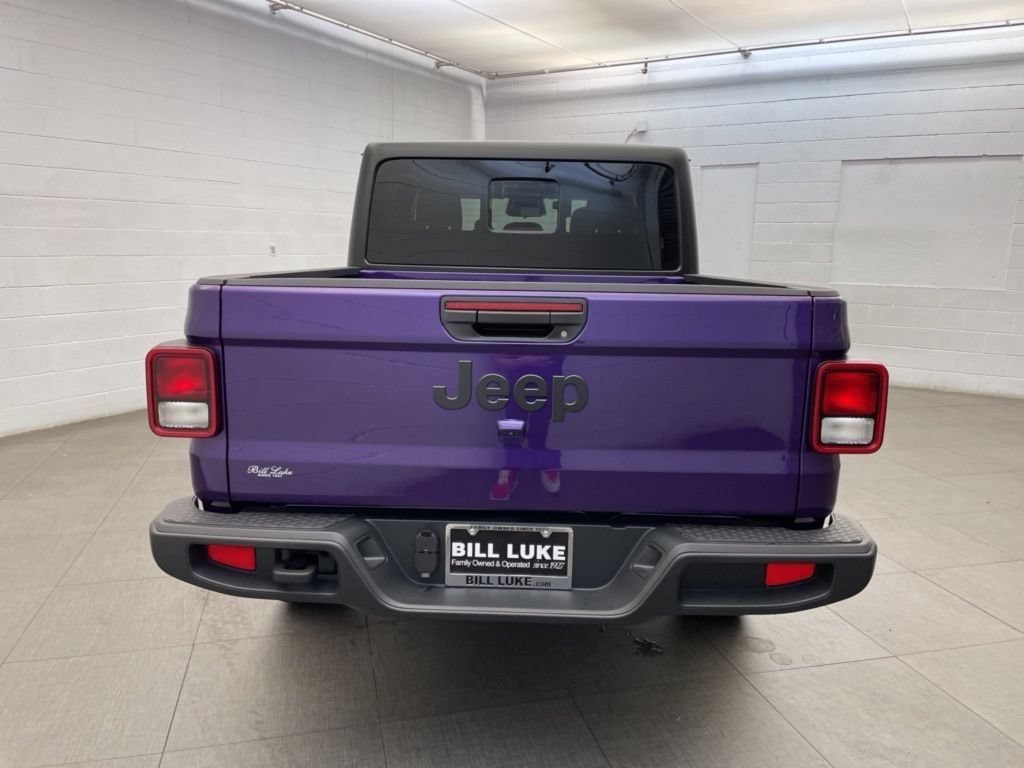 New 2026 Jeep Gladiator Sport AWD/4WD image 4