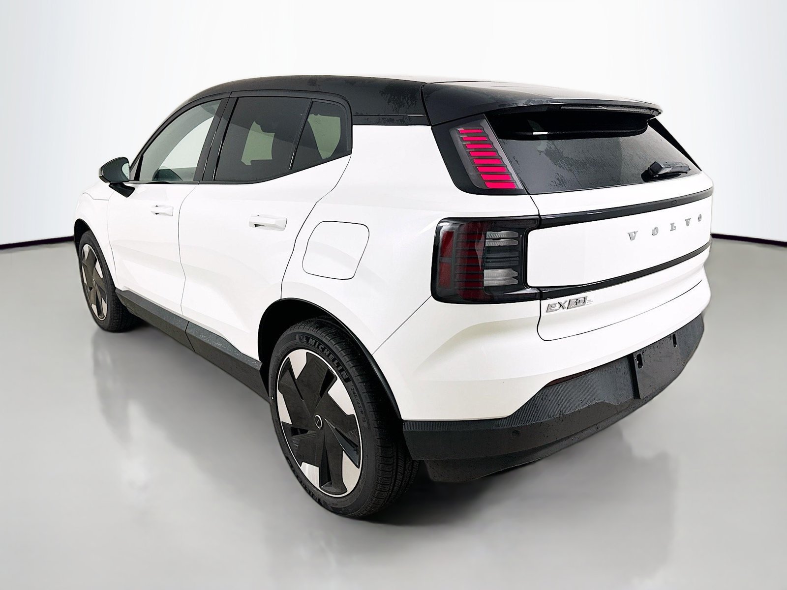 New 2026 Volvo EX30 Plus w/ Protection Package Premier AWD/4WD image 7