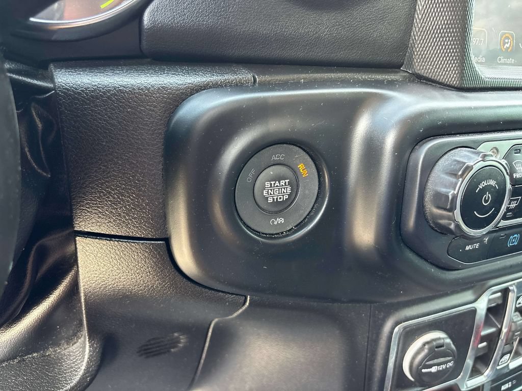 Used 2023 Jeep Wrangler Unlimited Sahara w/ Cold Weather Group AWD/4WD image 26
