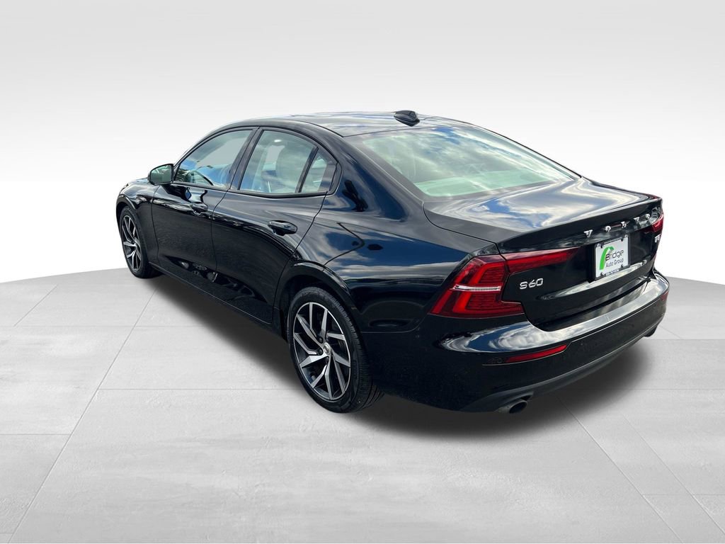 Used 2020 Volvo S60 T6 Momentum image 6