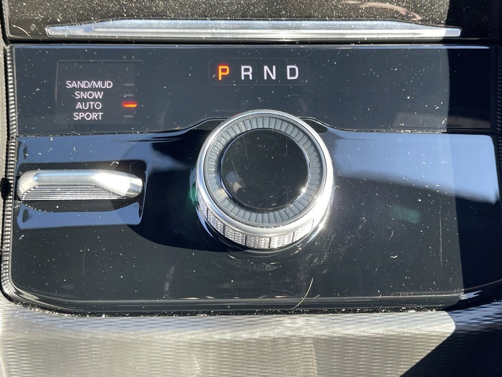 Used 2025 Jeep Grand Cherokee Limited w/ Luxury Tech Group II image 27