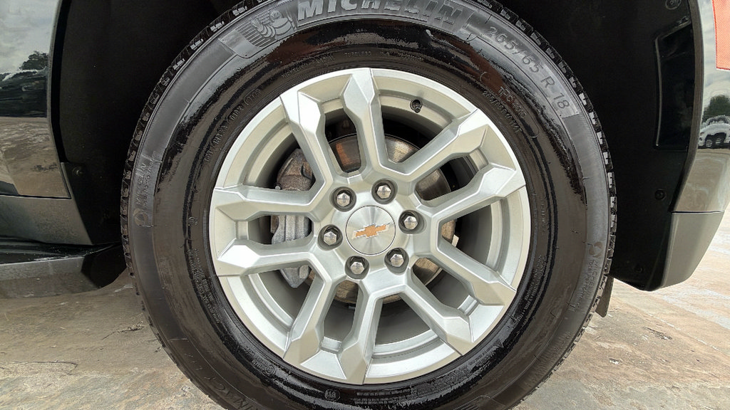 Certified 2025 Chevrolet Suburban LS RWD image 39