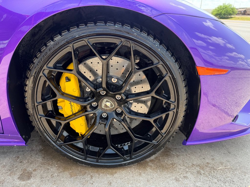 Used 2021 Lamborghini Huracan EVO RWD image 33