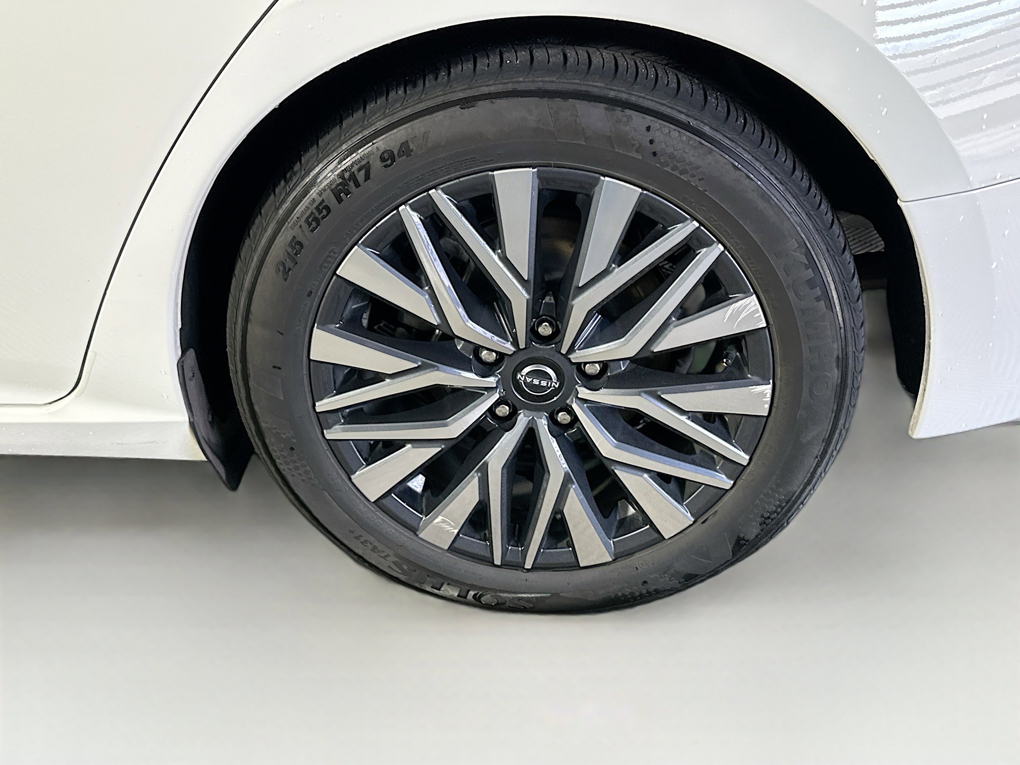 Used 2025 Nissan Altima 2.5 SV image 11