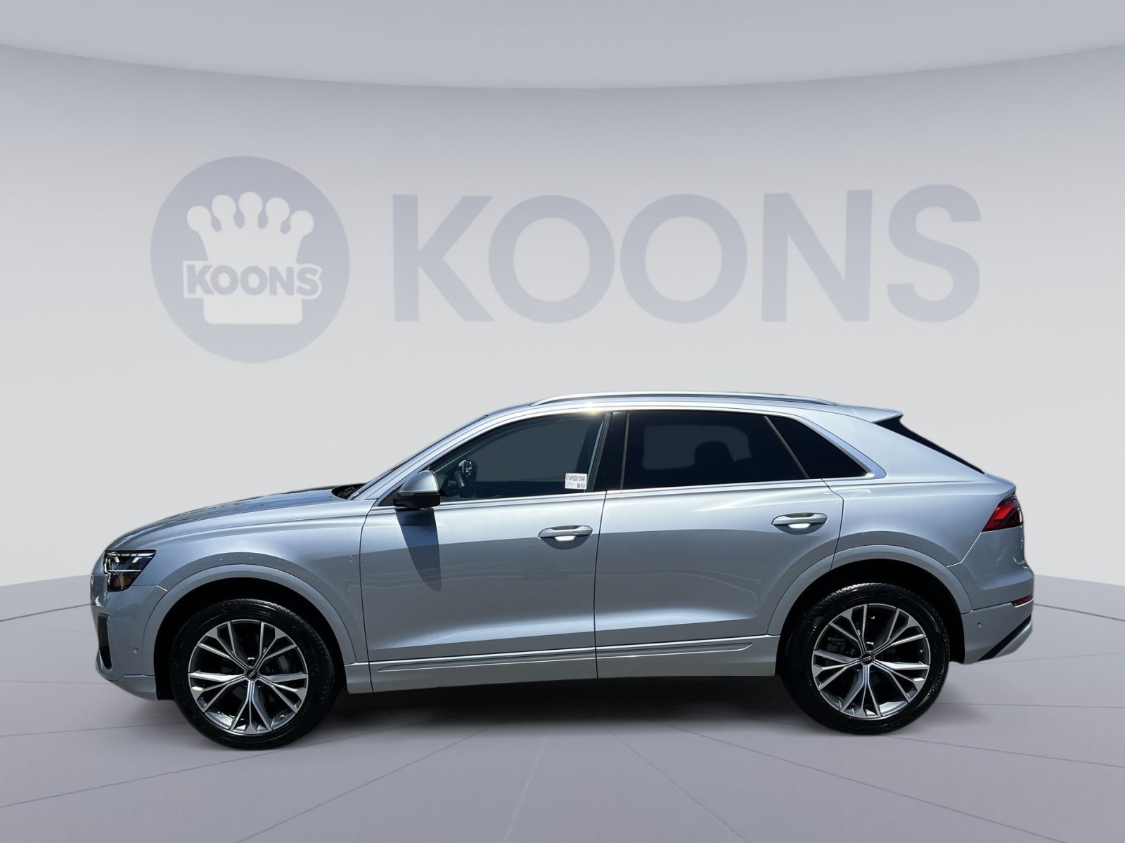 Used 2025 Audi Q8 Premium AWD/4WD image 2
