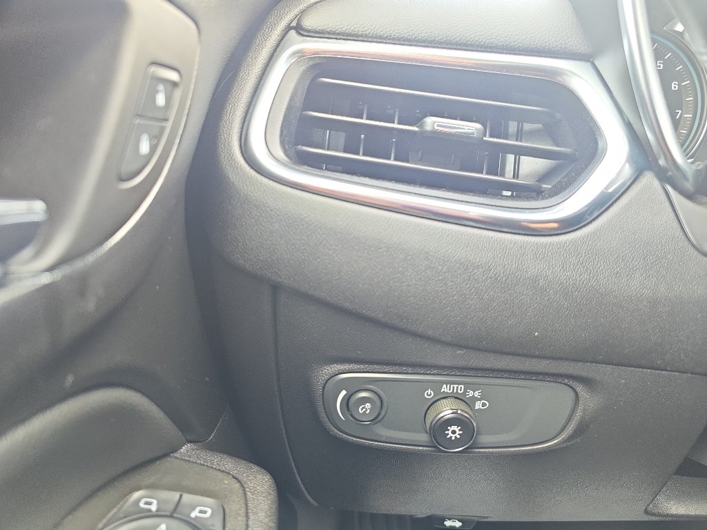 Used 2024 Chevrolet Equinox LT FWD image 23