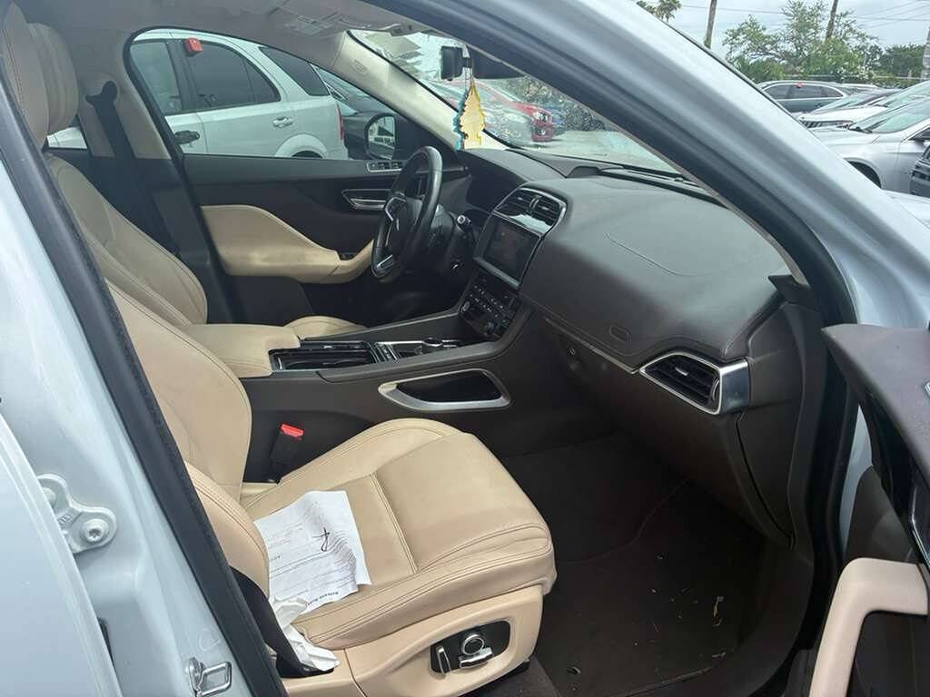 Used 2019 Jaguar F-PACE Prestige AWD/4WD image 10