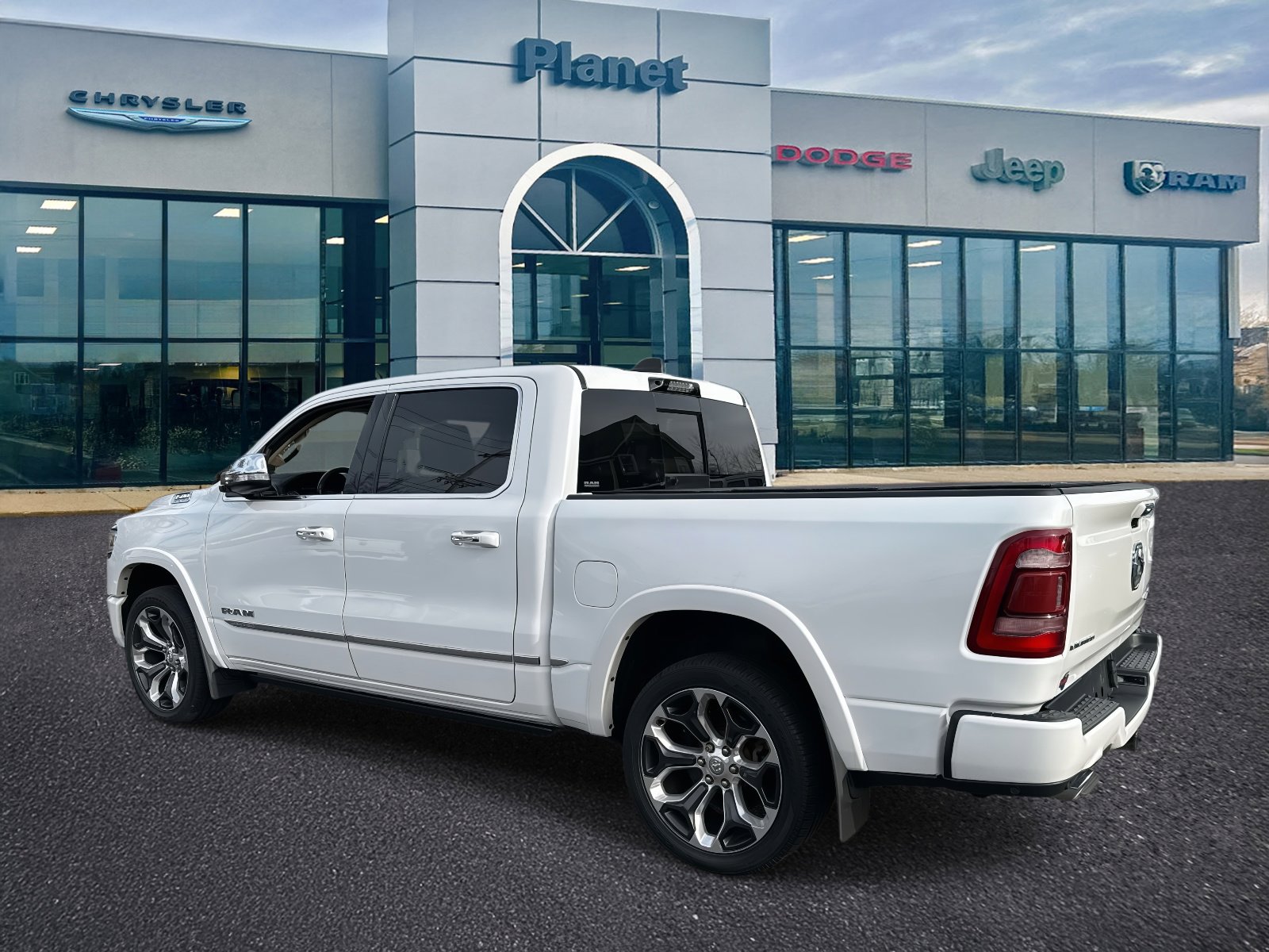 Used 2021 RAM 1500 Limited image 3