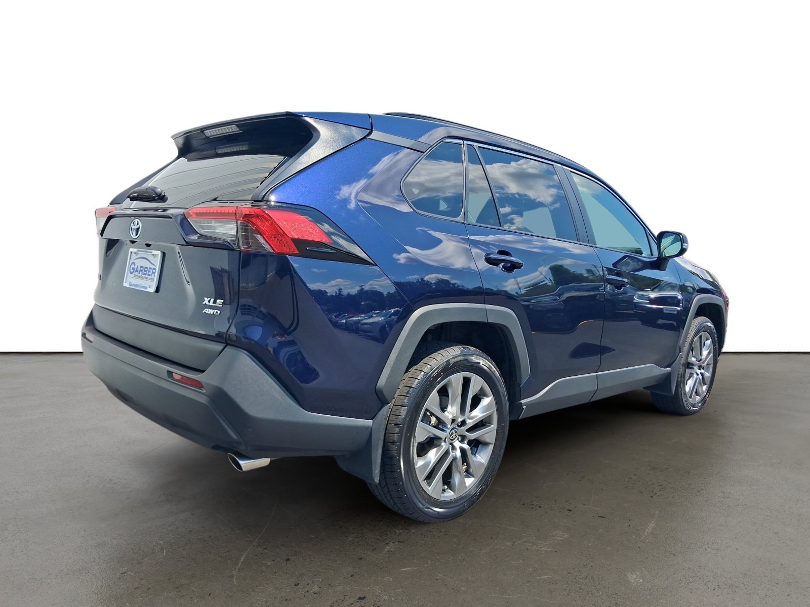 Used 2023 Toyota RAV4 XLE Premium AWD/4WD image 10