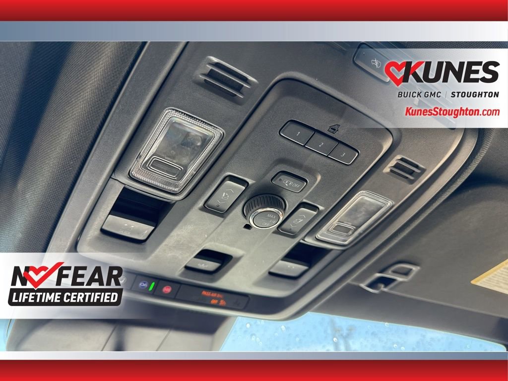 Used 2023 Cadillac Escalade Premium Luxury image 41