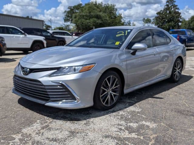 Used 2023 Toyota Camry XLE FWD image 8