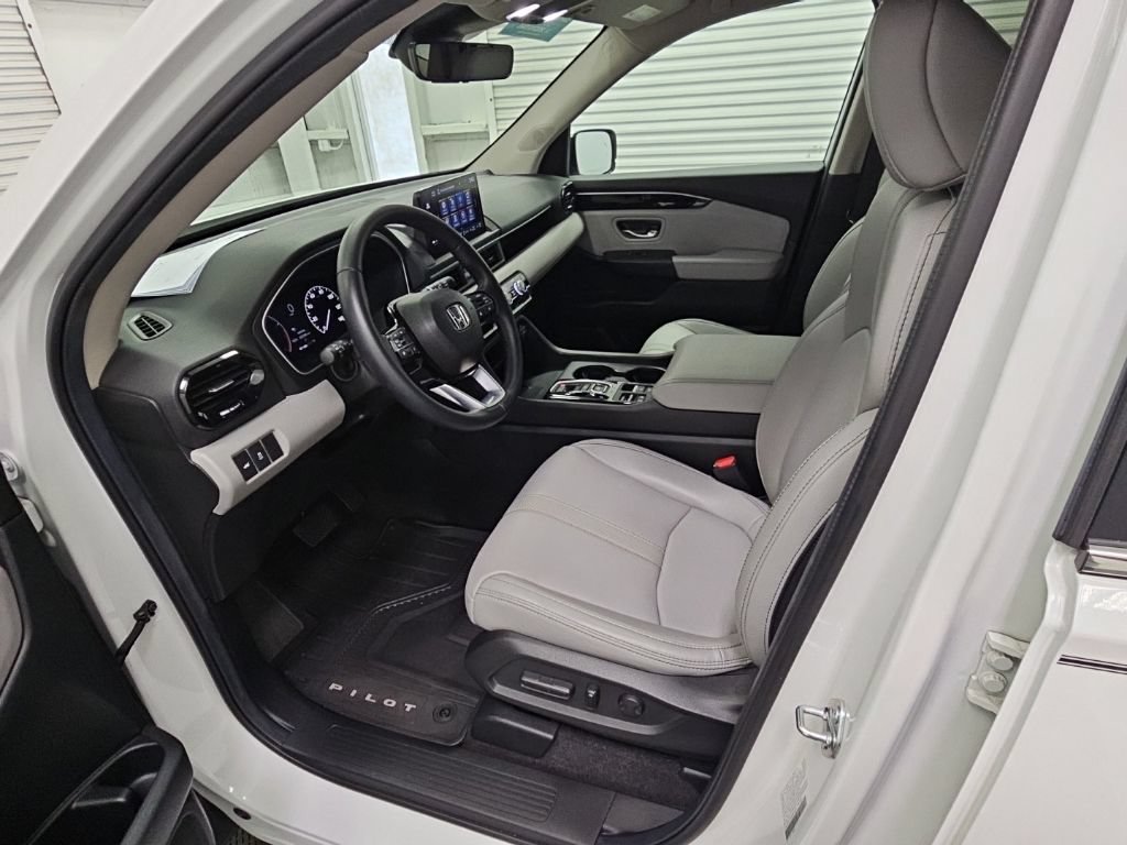 Used 2024 Honda Pilot EX-L image 11