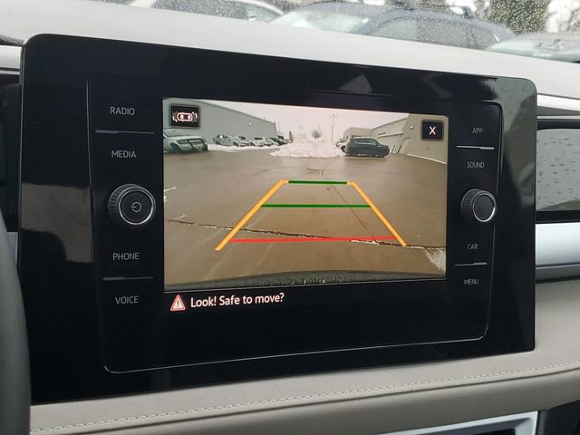 Used 2025 Volkswagen Taos SE image 26