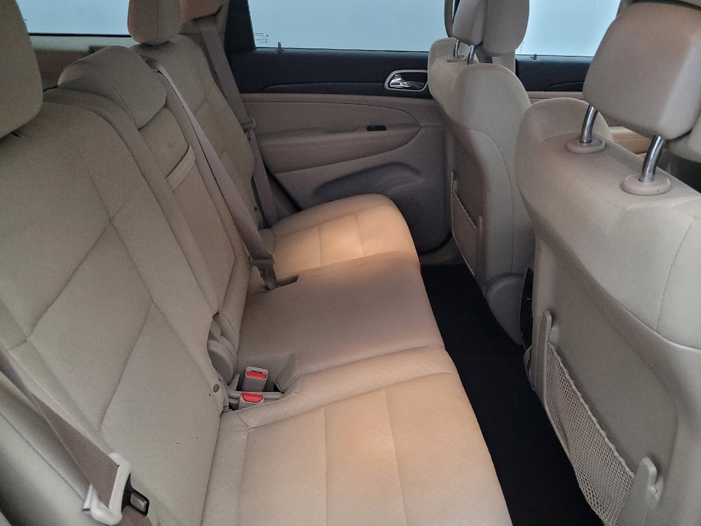 Used 2020 Jeep Grand Cherokee Laredo image 19