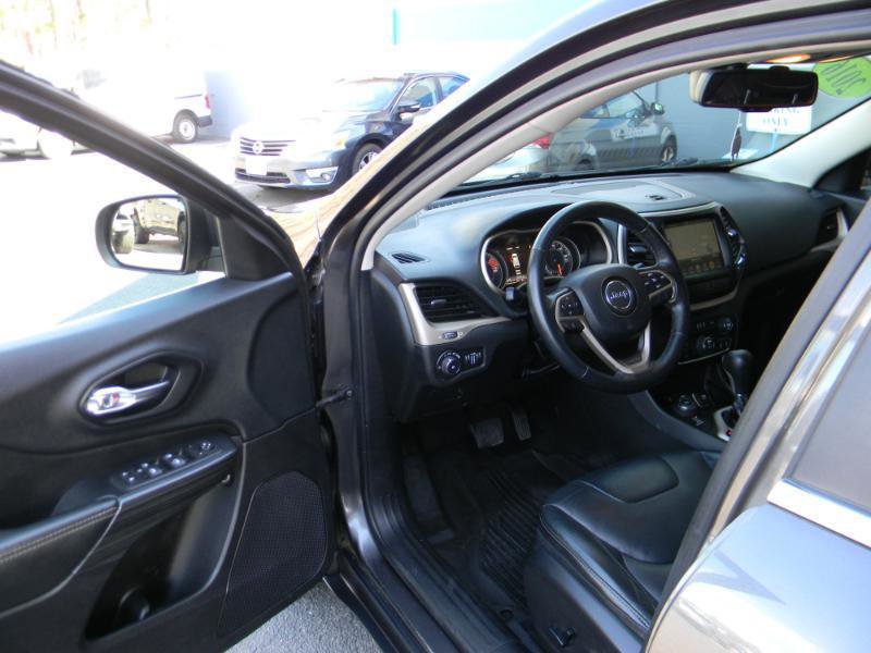 Used 2016 Jeep Cherokee Limited image 17