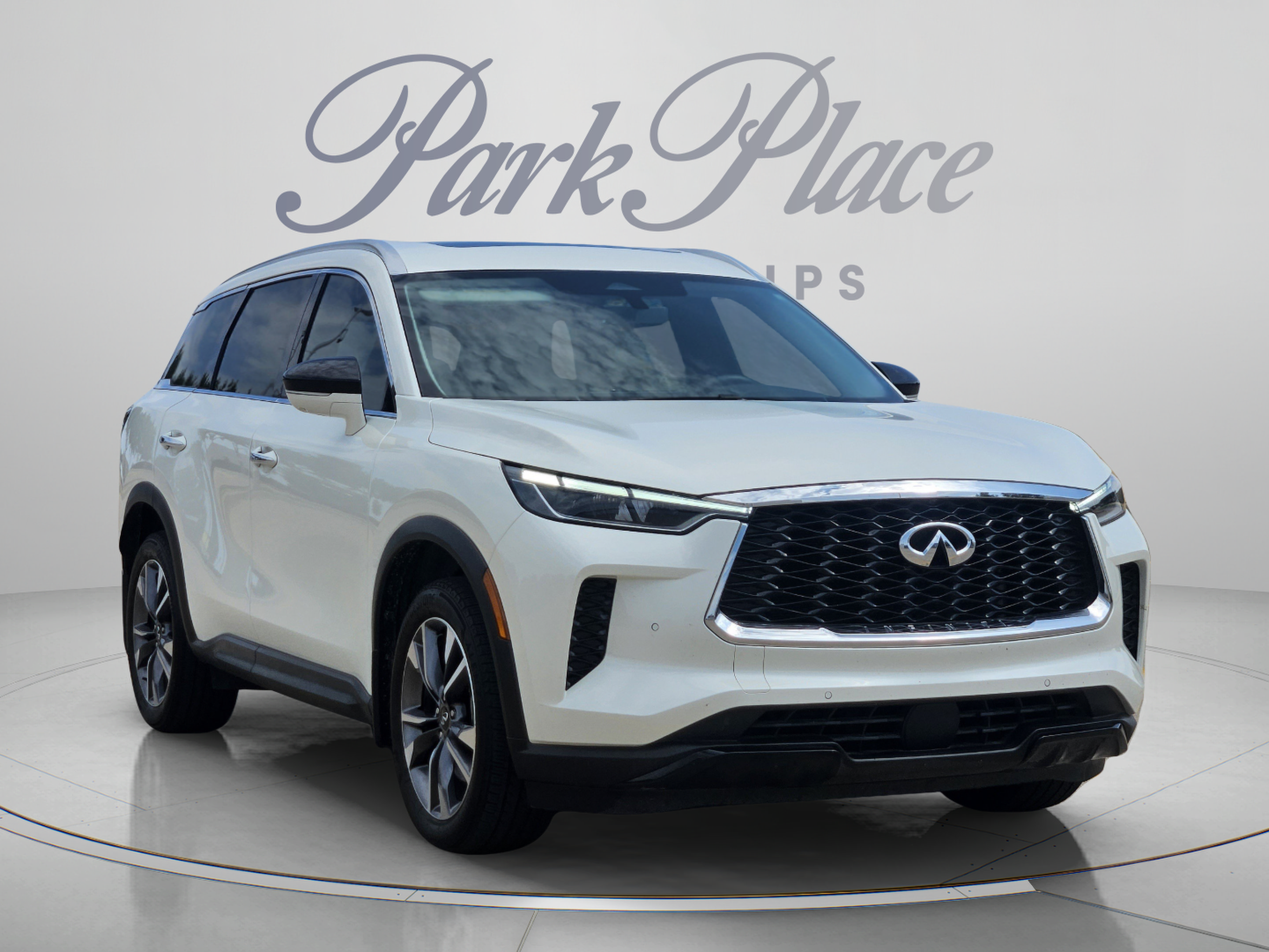 Used 2024 INFINITI QX60 Luxe FWD image 4