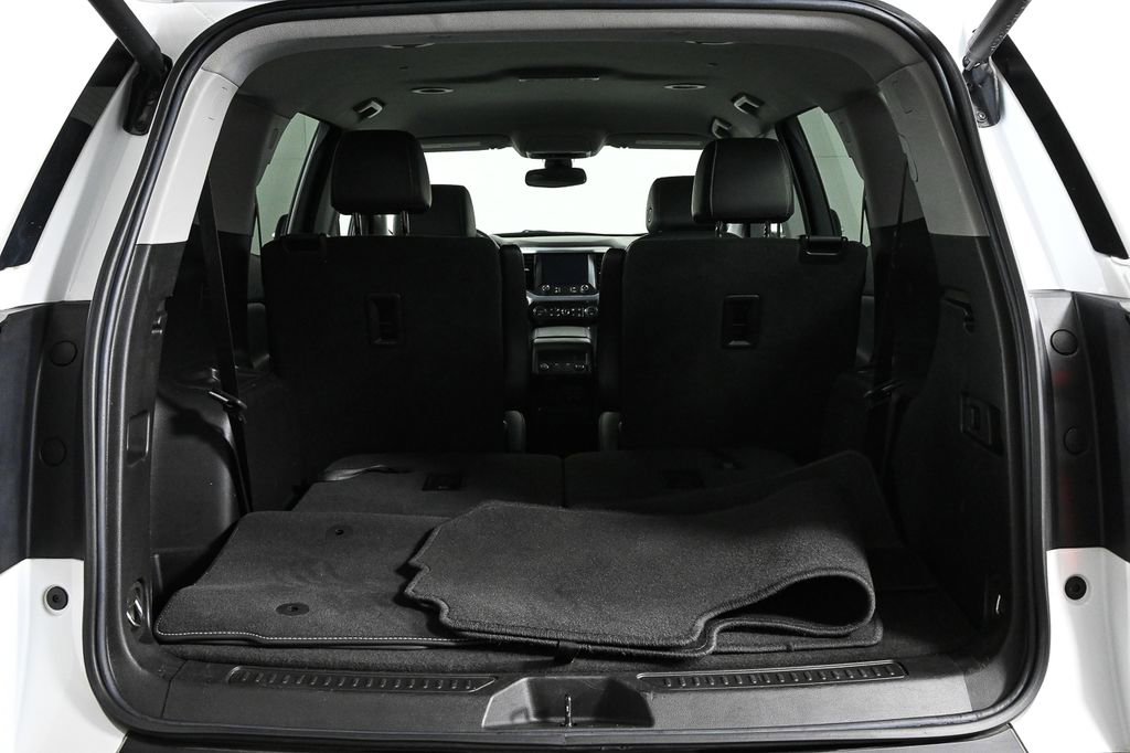 Used 2023 GMC Acadia SLT image 31