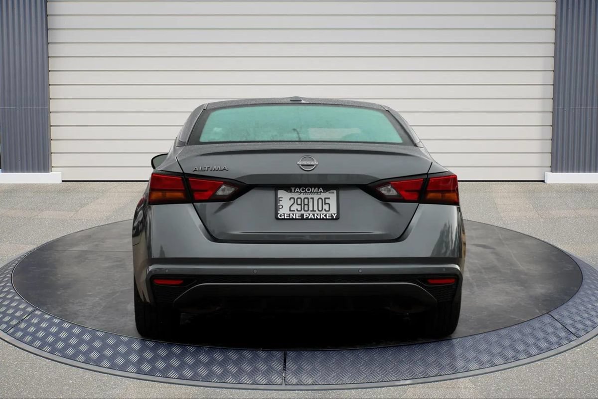 Used 2025 Nissan Altima 2.5 SV FWD image 6
