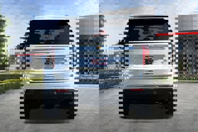 Used 2023 Chevrolet Suburban LT AWD/4WD image 5