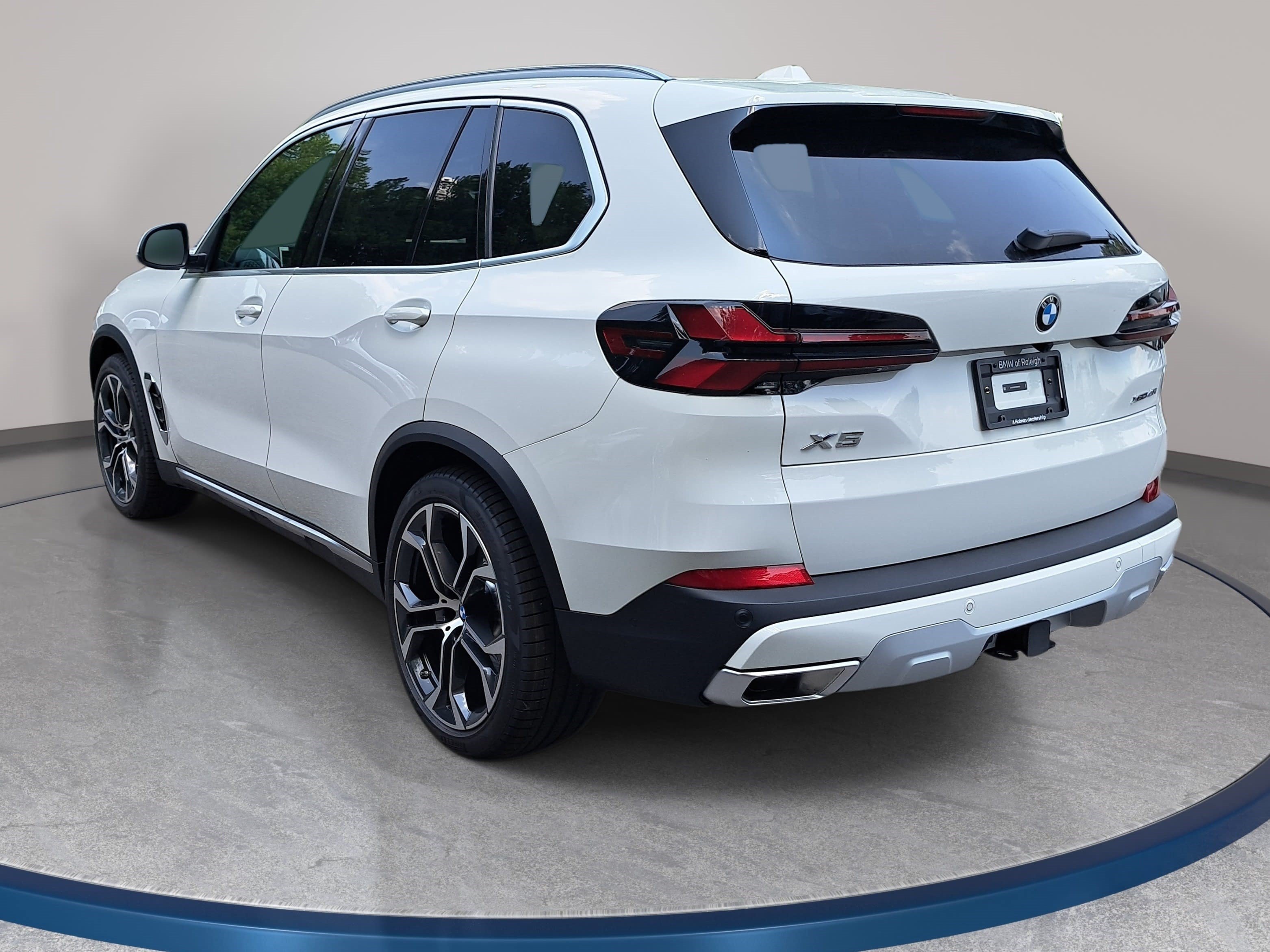 New 2026 BMW X5 M60i AWD/4WD image 7