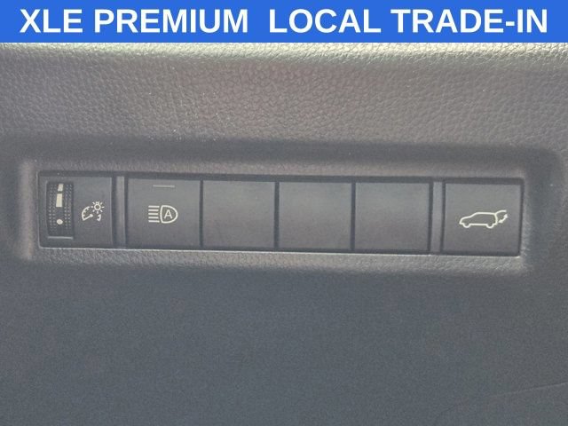 Used 2019 Toyota RAV4 XLE Premium FWD image 22