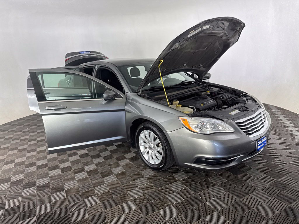Used 2012 Chrysler 200 Touring w/ Cold Weather Group FWD image 13