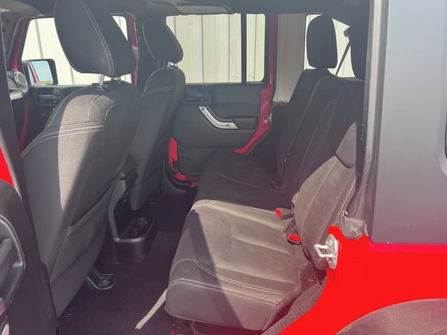 Used 2016 Jeep Wrangler Unlimited Sahara w/ Connectivity Group image 11