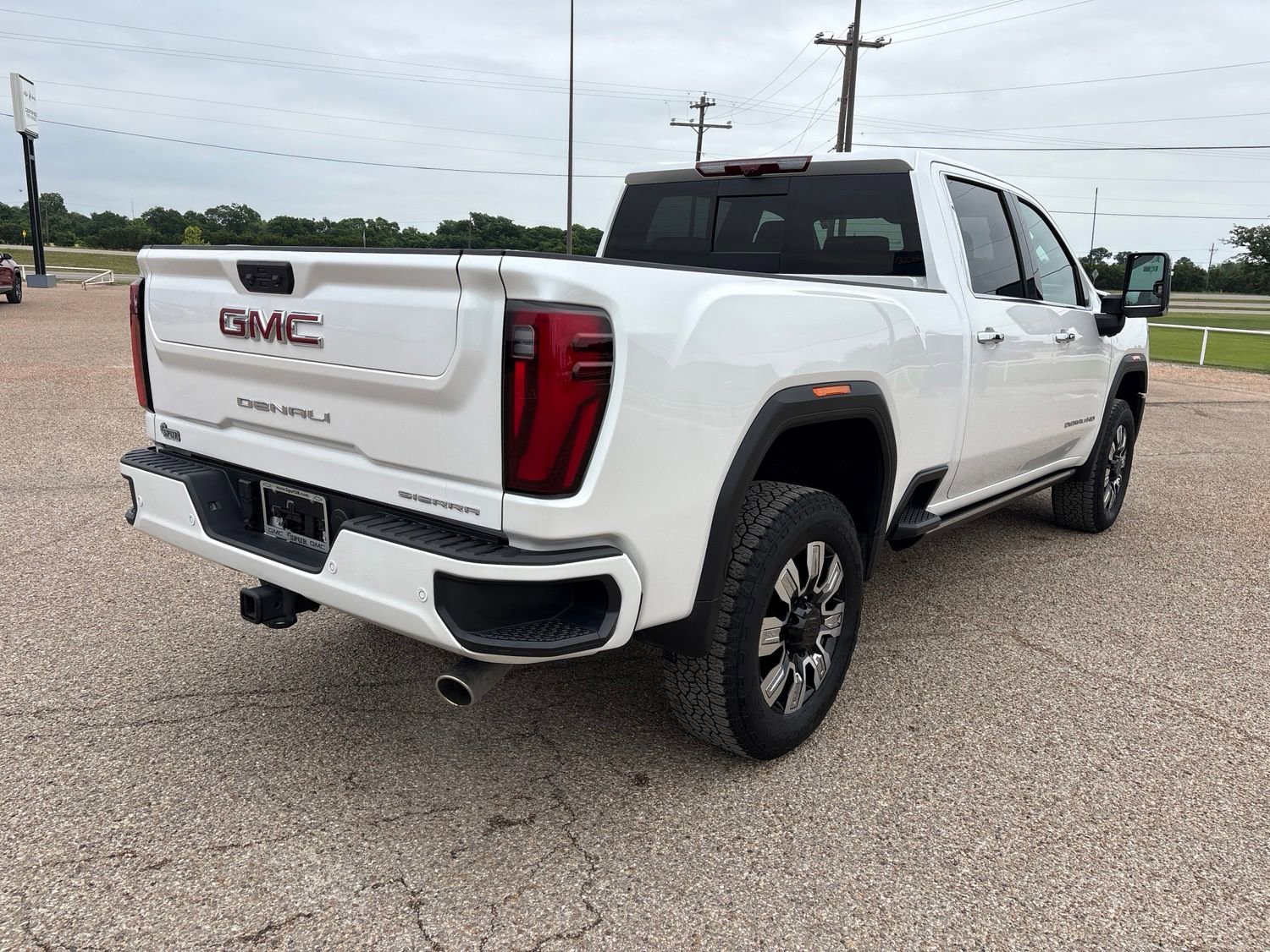 Used 2025 GMC Sierra 2500 Denali w/ Denali Reserve Package AWD/4WD image 6