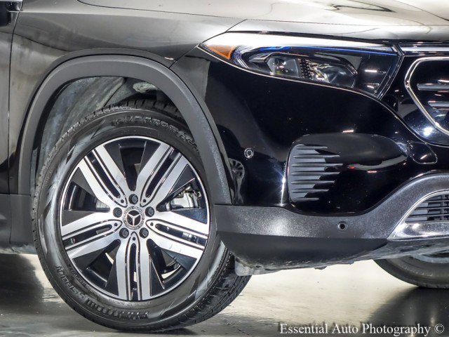 Used 2023 Mercedes-Benz EQB 300 4MATIC image 3