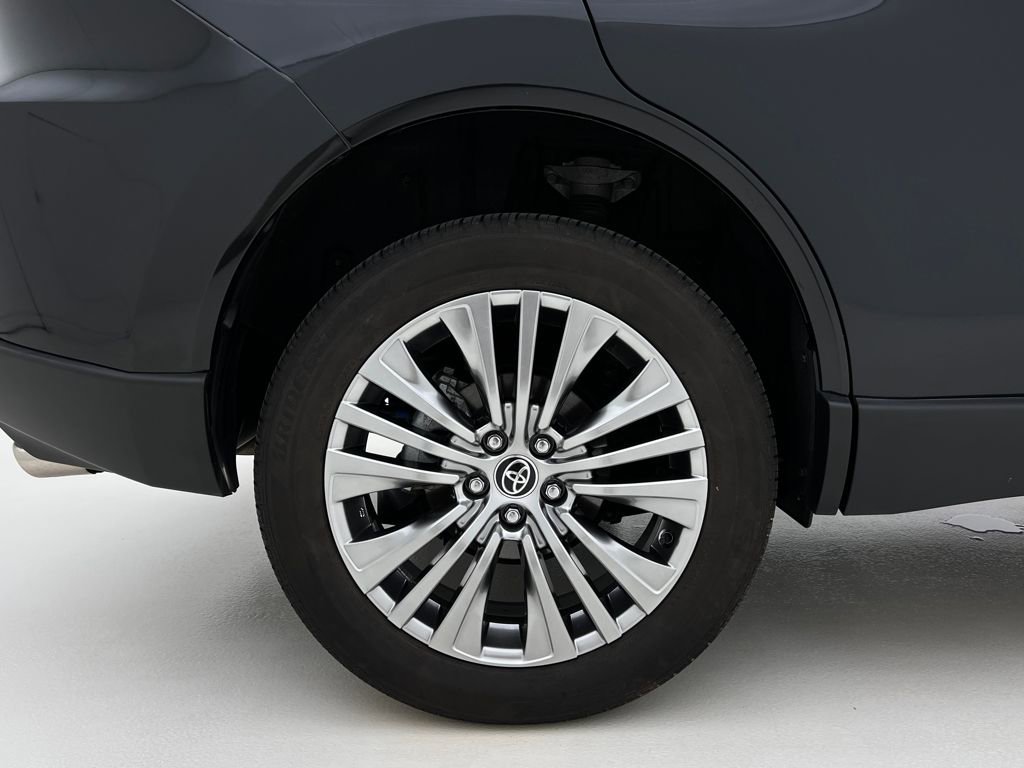 Used 2022 Toyota Venza Limited w/ Advanced Technology Package image 29
