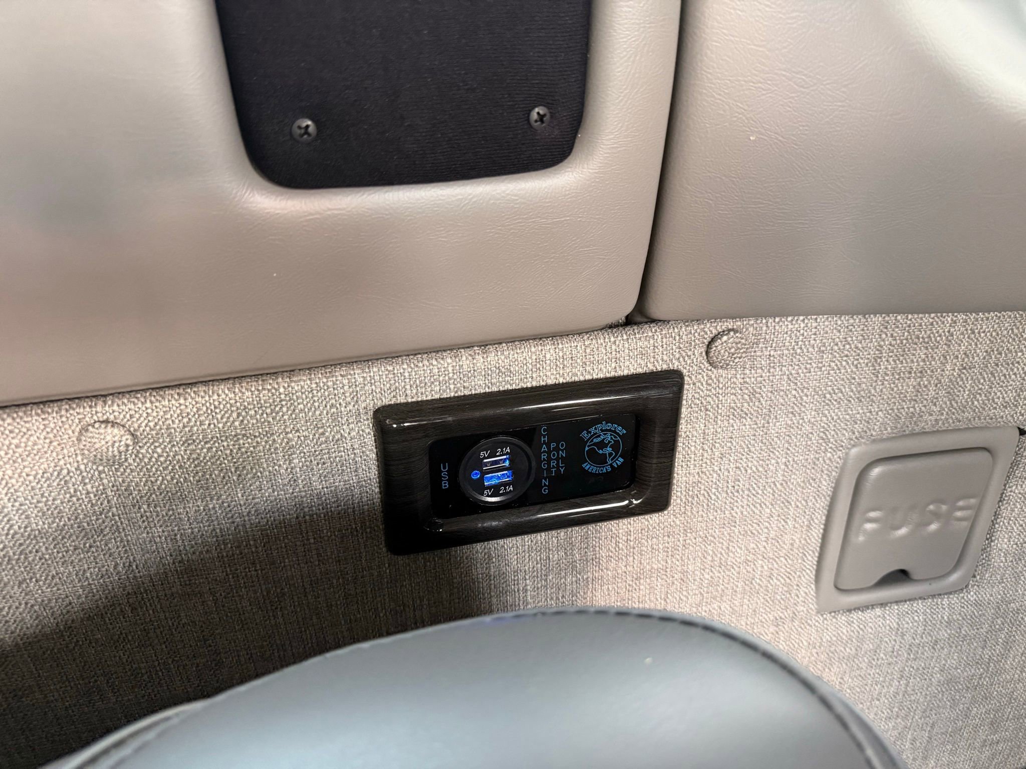 Used 2023 Chevrolet Express 2500 Extended image 39