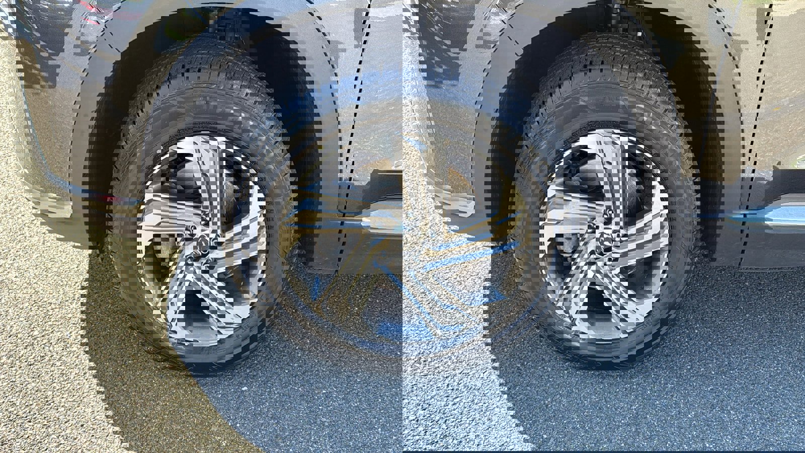 Used 2023 Hyundai Santa Fe SEL w/ Premium Package image 10