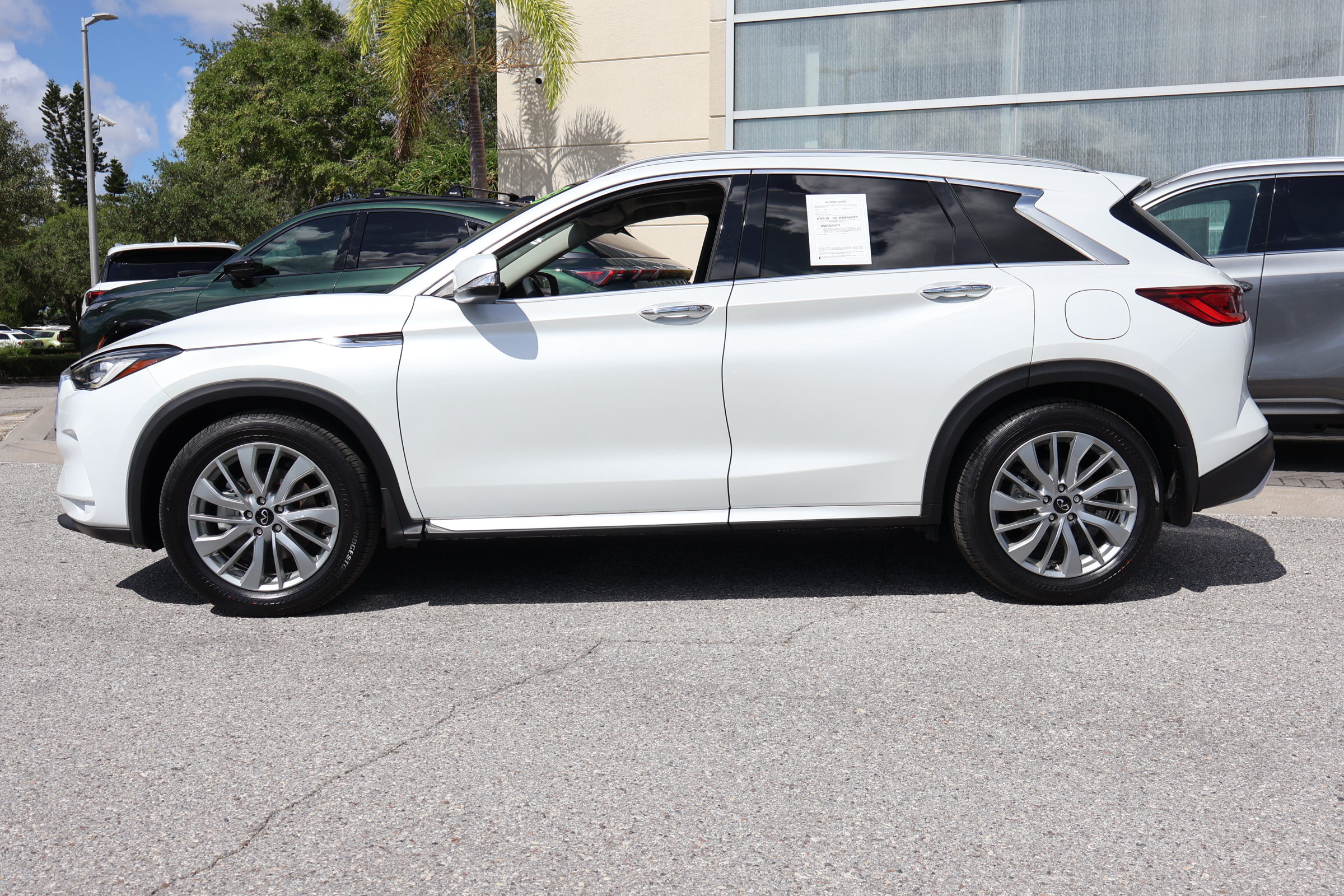 Certified 2023 INFINITI QX50 Luxe FWD image 6