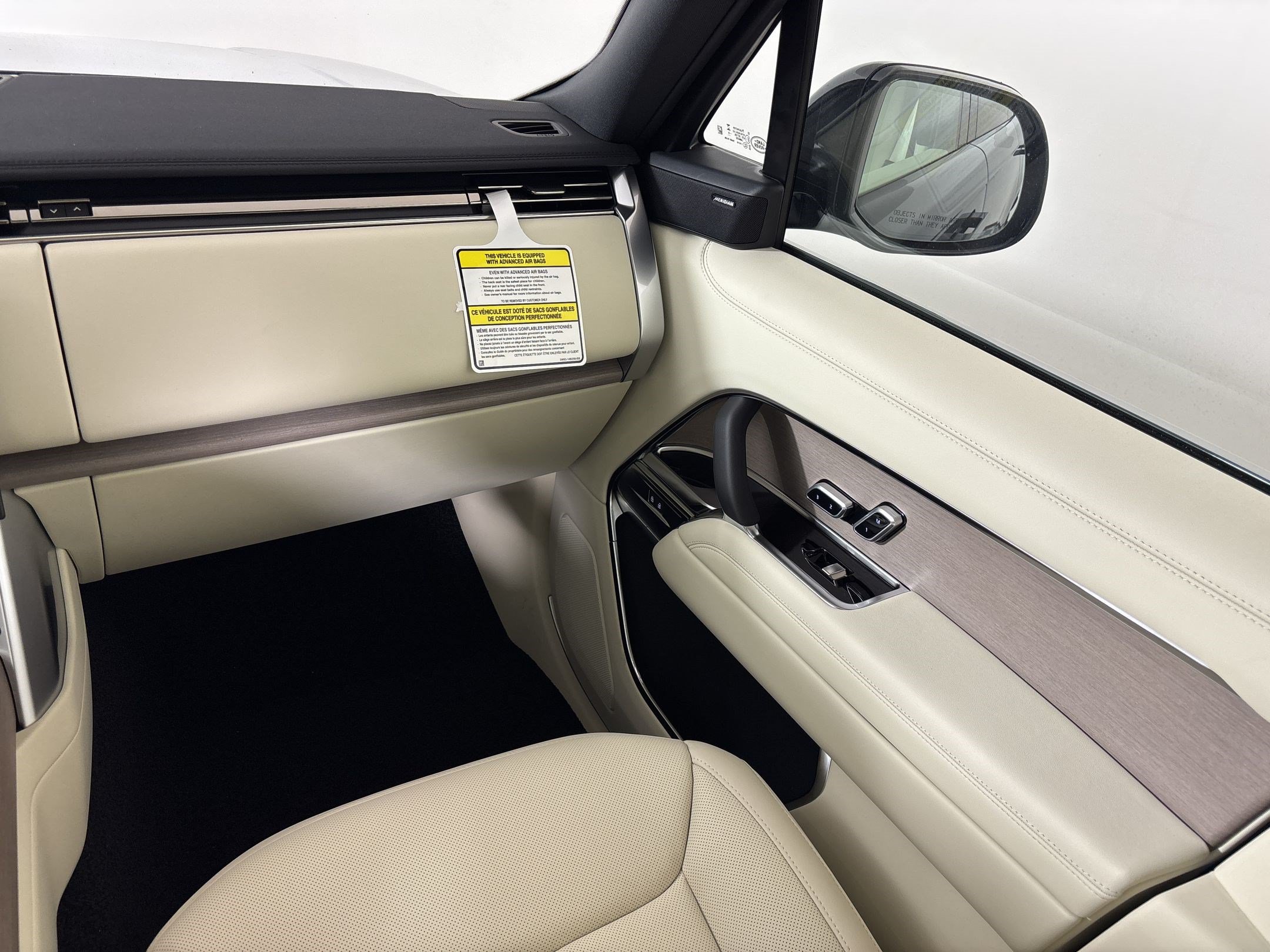New 2026 Land Rover Range Rover Long Wheelbase SE AWD/4WD image 30