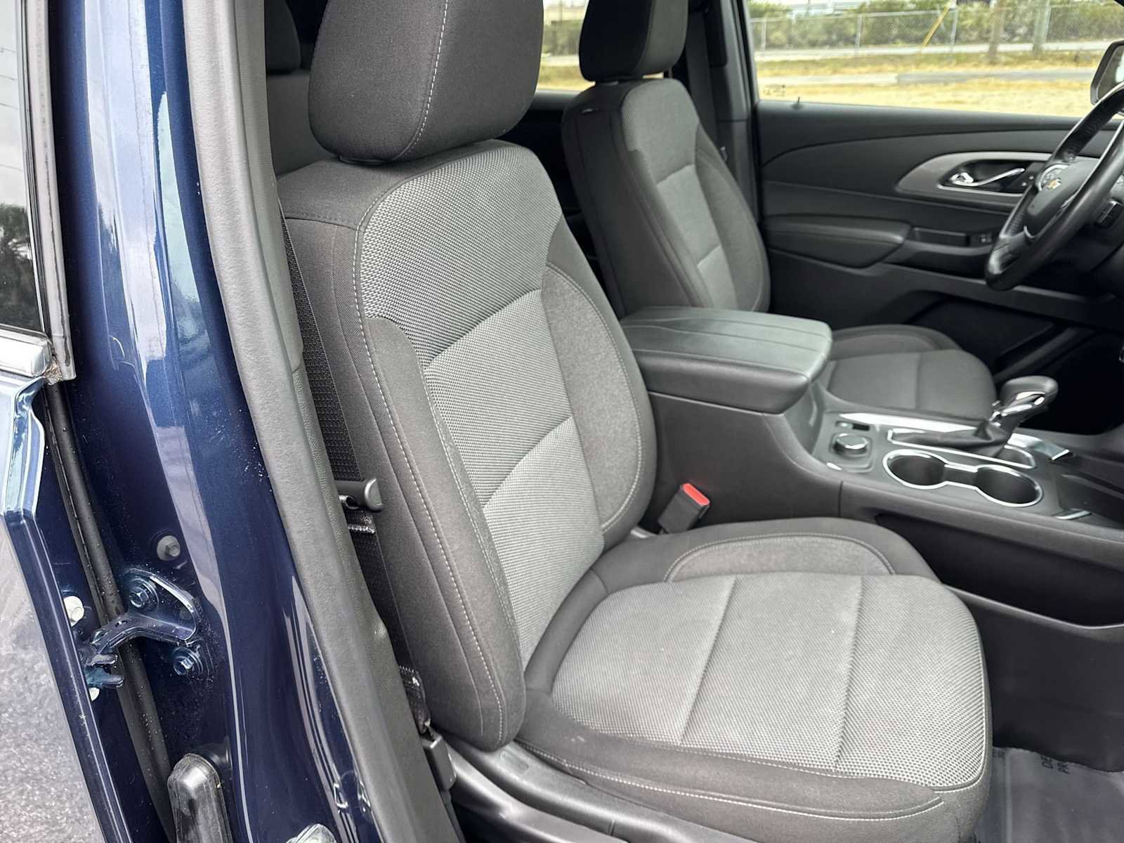 Used 2022 Chevrolet Traverse LT w/ LPO, Cargo Package image 21